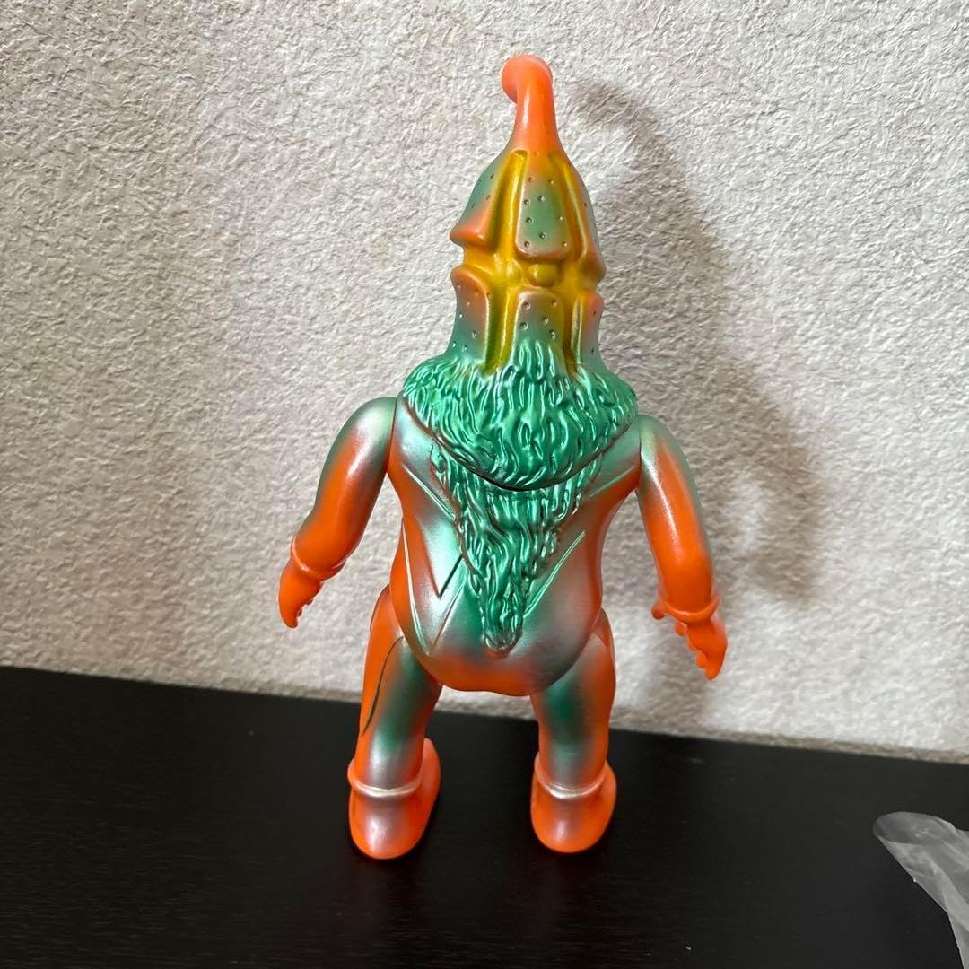 ケムール人 M1号 ソフビ M1号 ケムール人 ソフビ 深緑色成形 2025年最新】